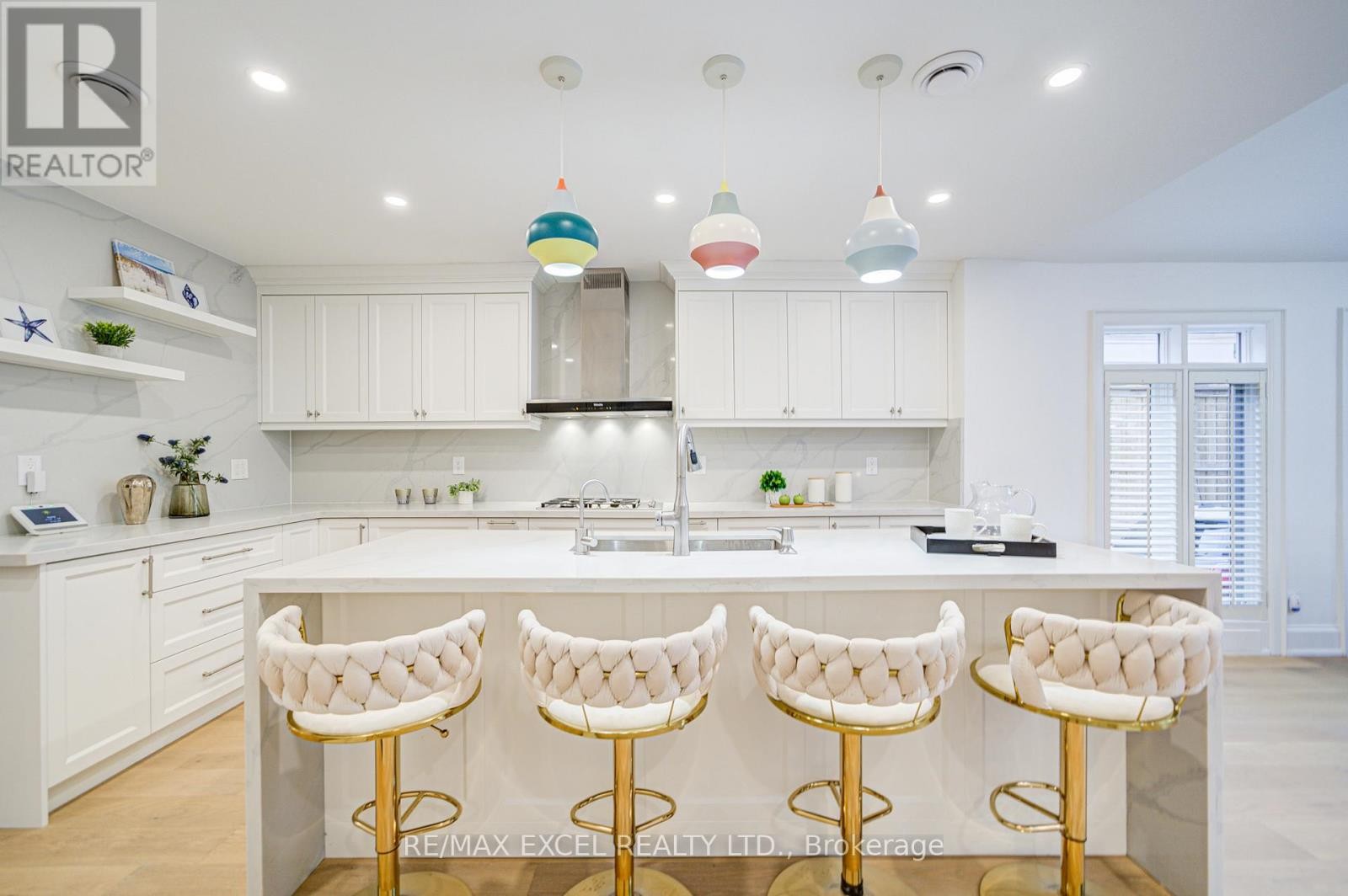 












3 SILVERWOOD AVENUE

,
Toronto (Forest Hill South),




Ontario
M5P1W3

