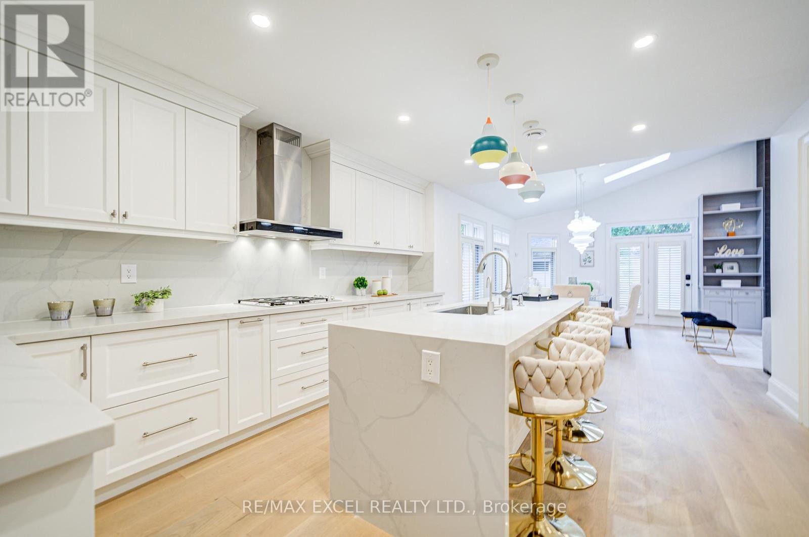 












3 SILVERWOOD AVENUE

,
Toronto (Forest Hill South),




Ontario
M5P1W3

