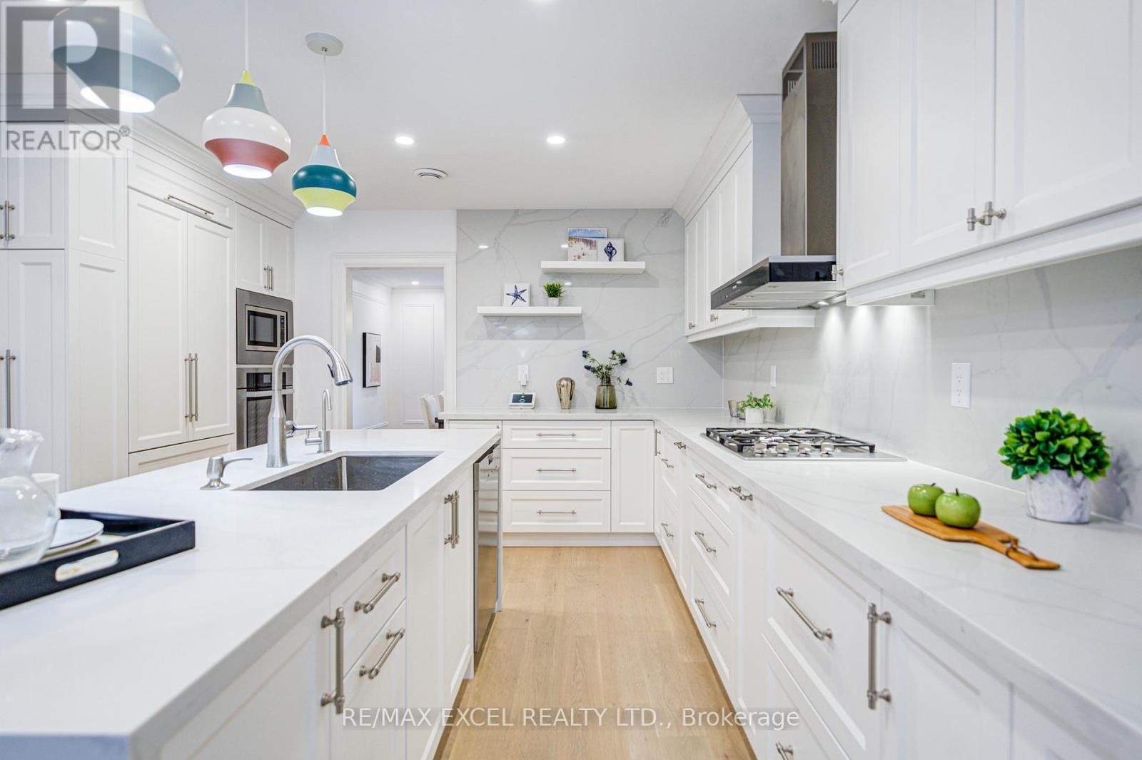 












3 SILVERWOOD AVENUE

,
Toronto (Forest Hill South),




Ontario
M5P1W3

