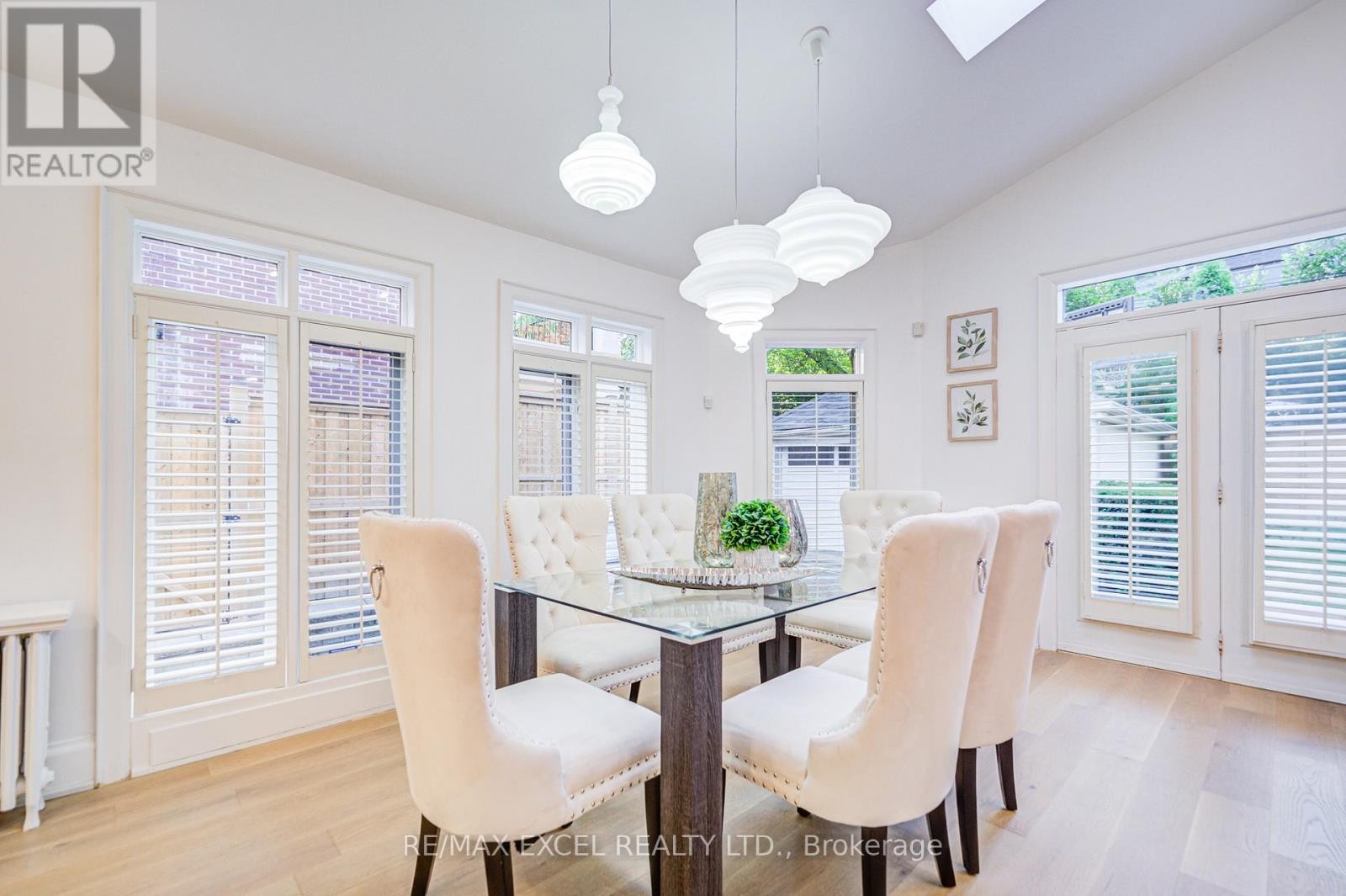 












3 SILVERWOOD AVENUE

,
Toronto (Forest Hill South),




Ontario
M5P1W3

