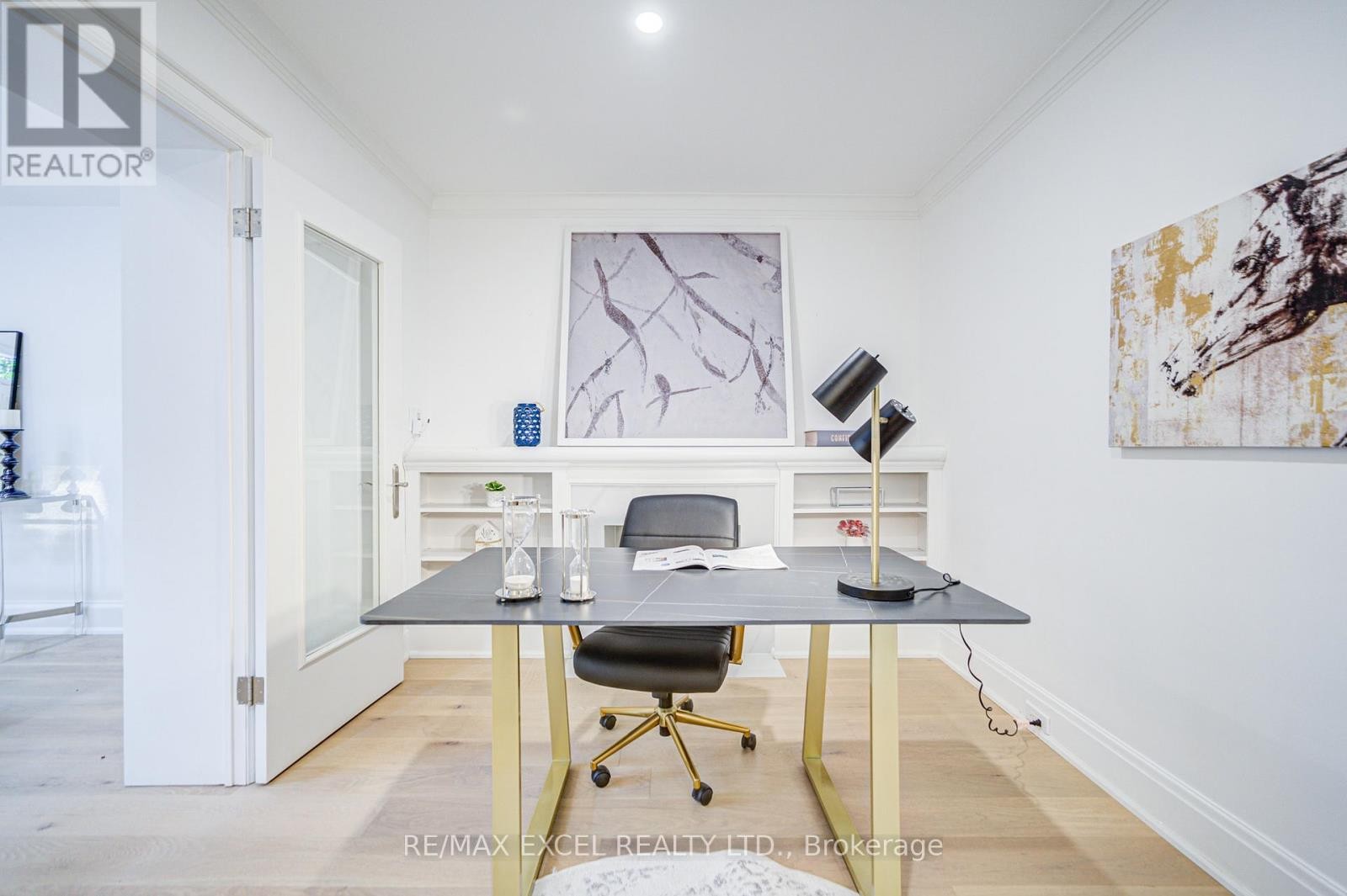 












3 SILVERWOOD AVENUE

,
Toronto (Forest Hill South),




Ontario
M5P1W3

