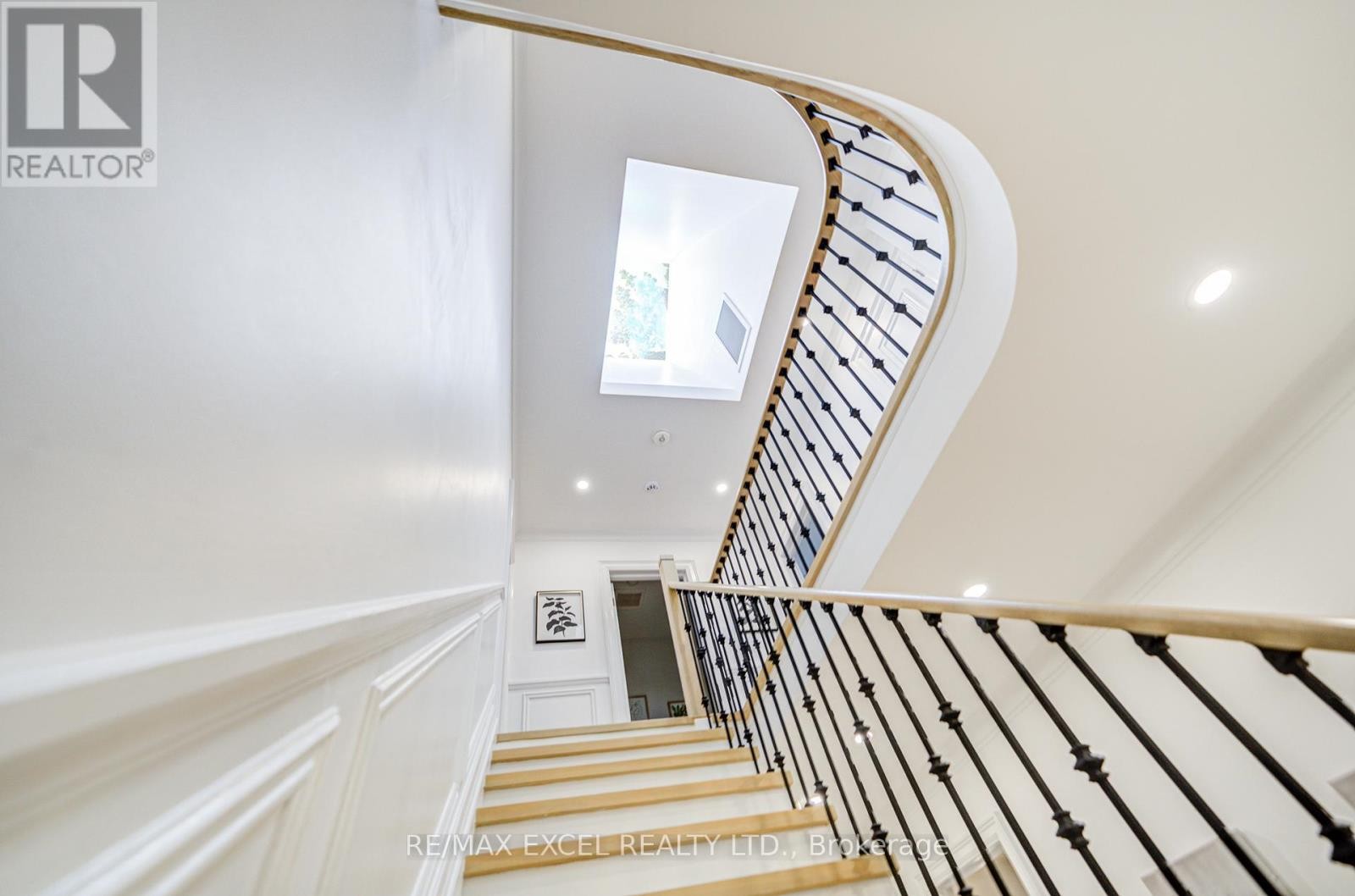 












3 SILVERWOOD AVENUE

,
Toronto (Forest Hill South),




Ontario
M5P1W3

