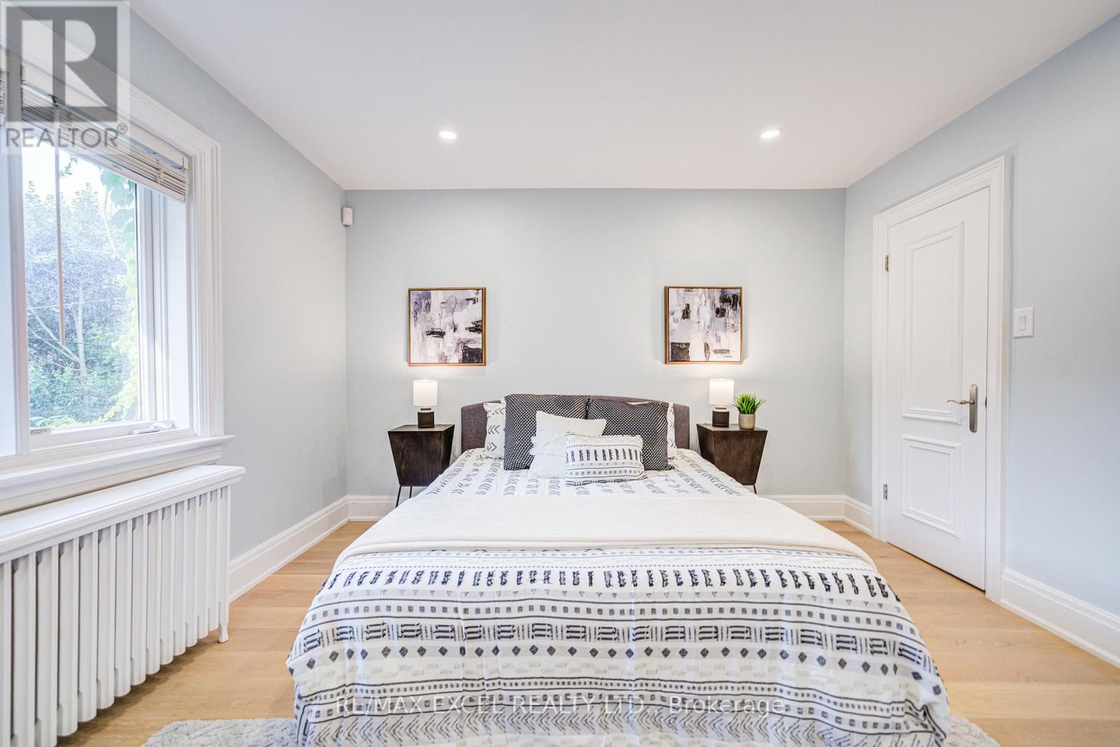 












3 SILVERWOOD AVENUE

,
Toronto (Forest Hill South),




Ontario
M5P1W3

