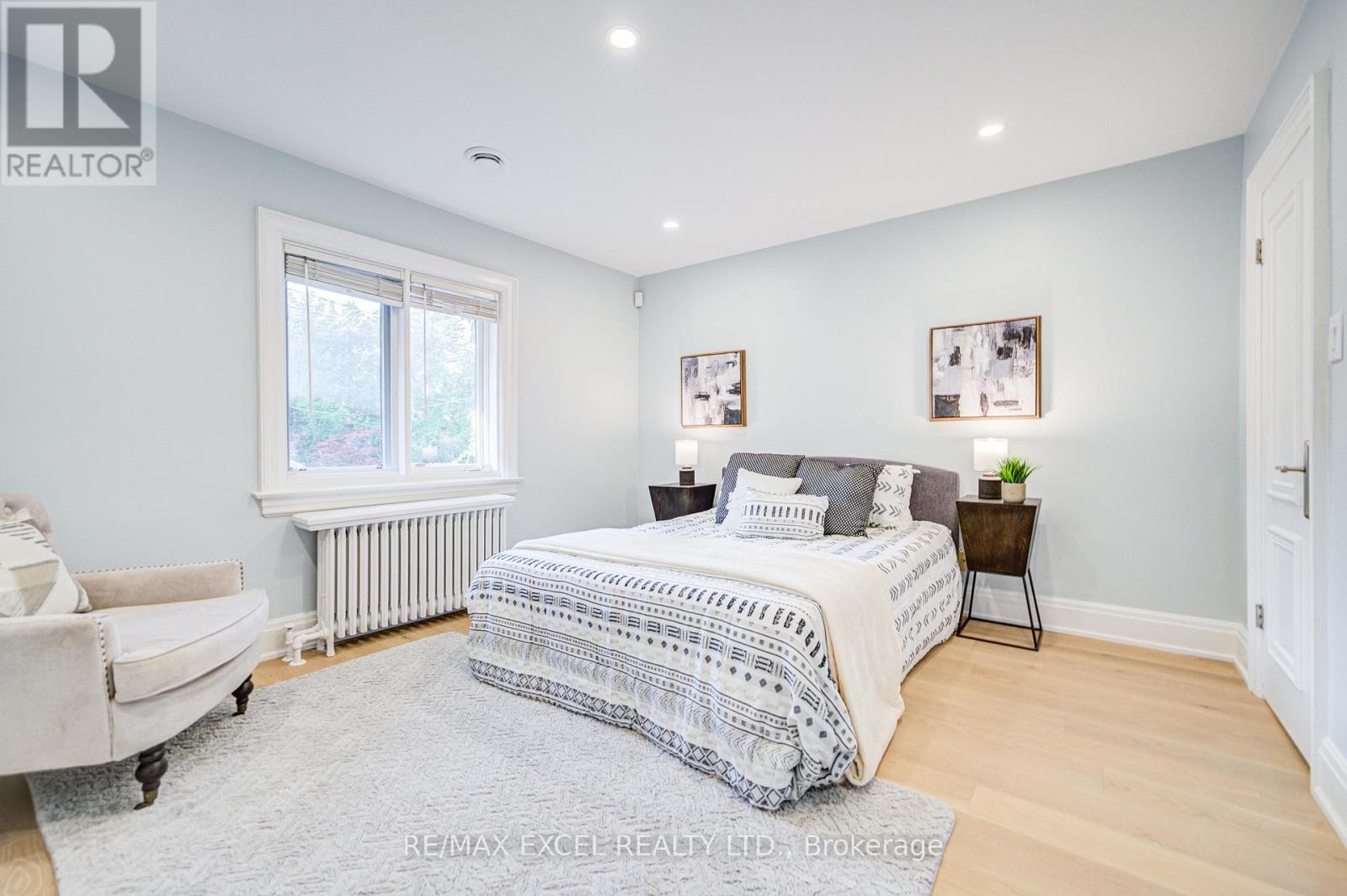 












3 SILVERWOOD AVENUE

,
Toronto (Forest Hill South),




Ontario
M5P1W3

