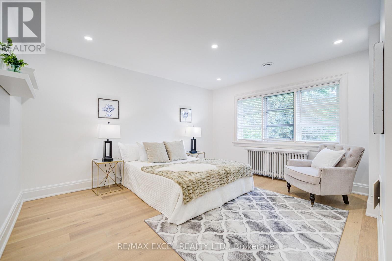 












3 SILVERWOOD AVENUE

,
Toronto (Forest Hill South),




Ontario
M5P1W3

