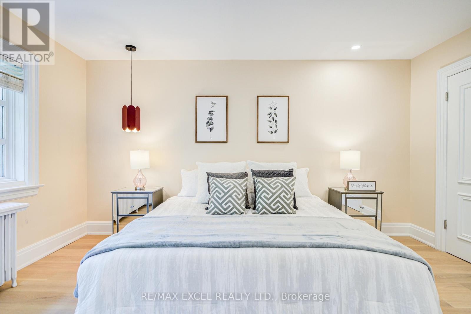 












3 SILVERWOOD AVENUE

,
Toronto (Forest Hill South),




Ontario
M5P1W3

