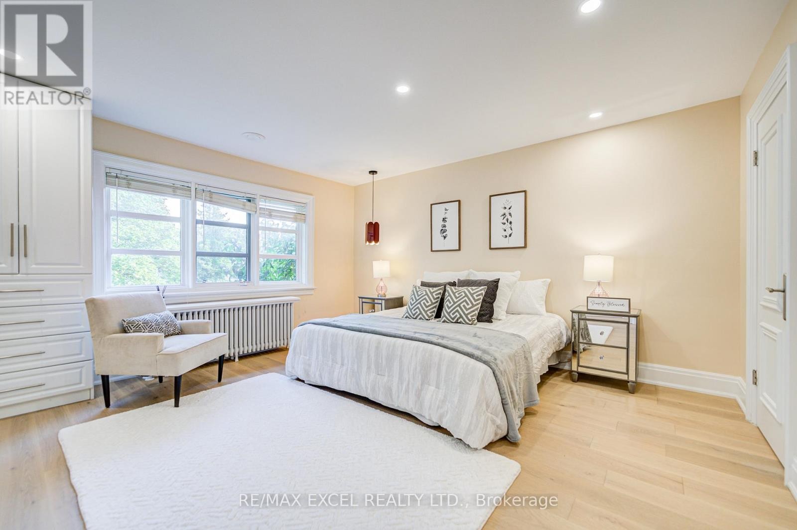 












3 SILVERWOOD AVENUE

,
Toronto (Forest Hill South),




Ontario
M5P1W3

