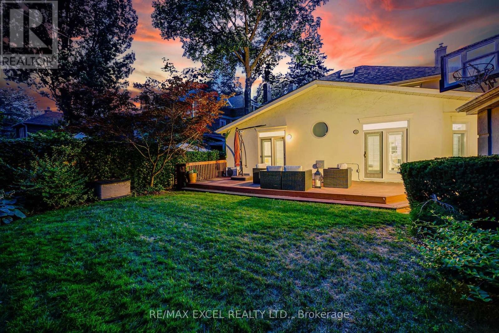 












3 SILVERWOOD AVENUE

,
Toronto (Forest Hill South),




Ontario
M5P1W3

