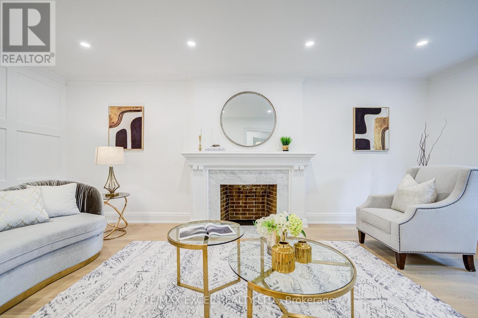 












3 SILVERWOOD AVENUE

,
Toronto (Forest Hill South),




Ontario
M5P1W3

