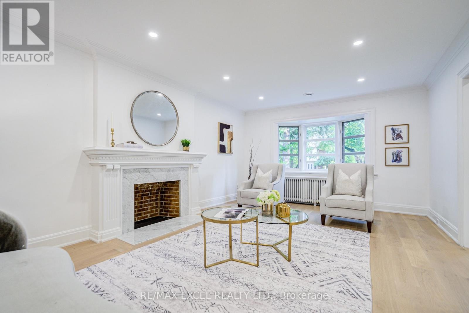 












3 SILVERWOOD AVENUE

,
Toronto (Forest Hill South),




Ontario
M5P1W3

