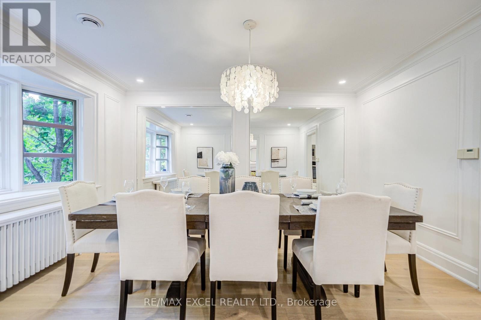 












3 SILVERWOOD AVENUE

,
Toronto (Forest Hill South),




Ontario
M5P1W3

