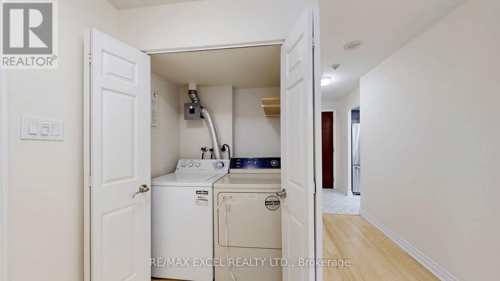 












111 - 1210 DON MILLS ROAD

,
Toronto (Banbury-Don Mills),




Ontario
M3B3N9

