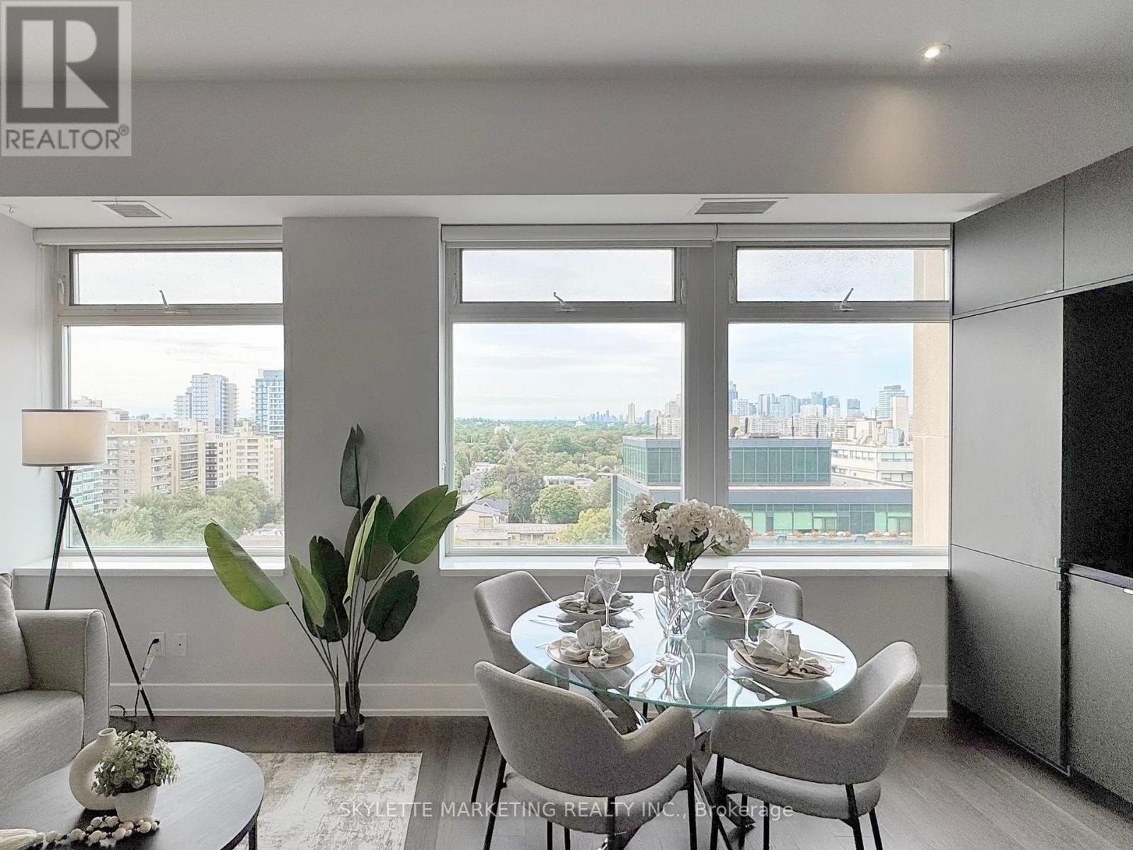 












1128 - 111 ST CLAIR AVENUE W

,
Toronto (Yonge-St. Clair),




Ontario
M4V1N5

