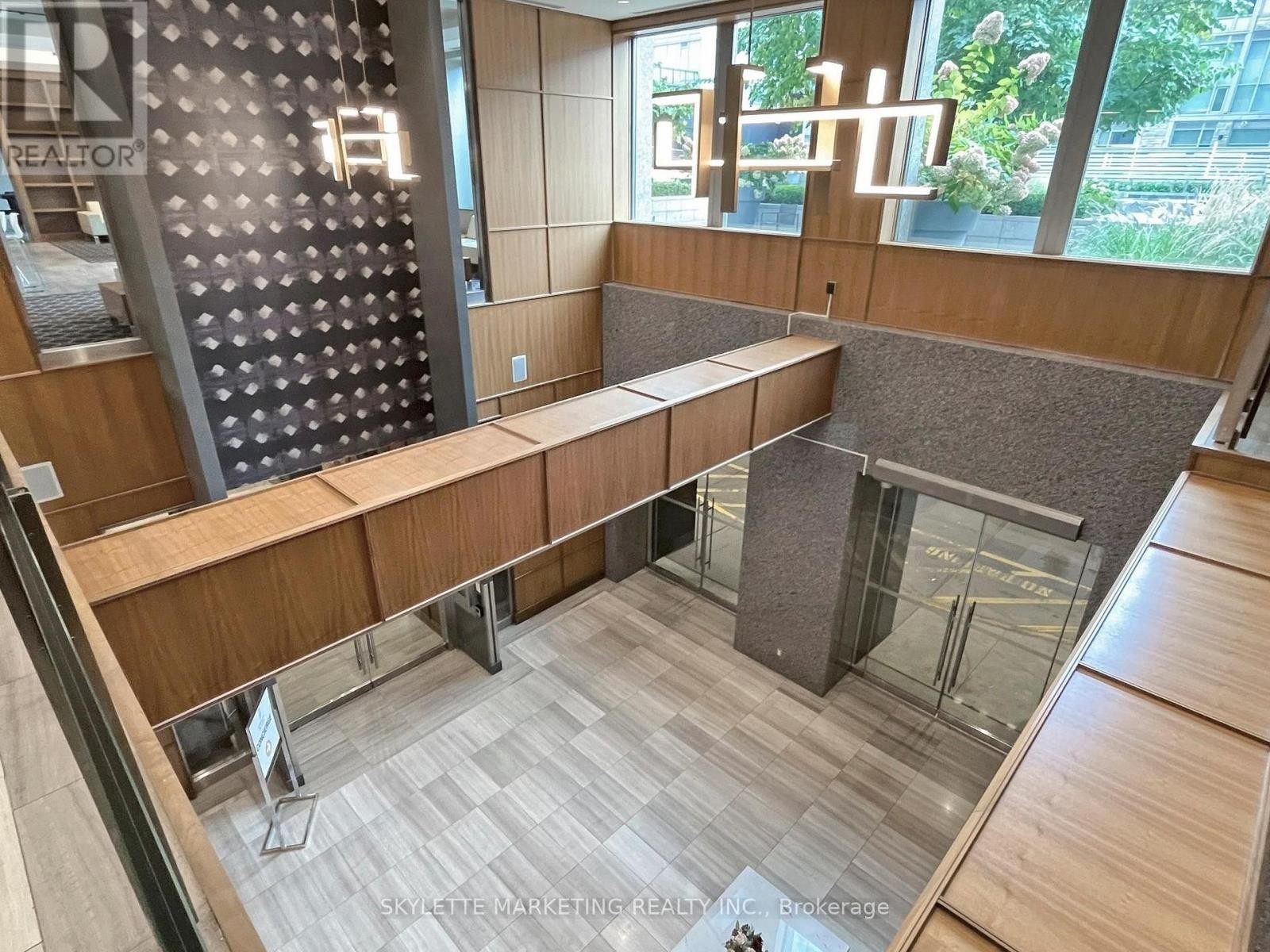 












1128 - 111 ST CLAIR AVENUE W

,
Toronto (Yonge-St. Clair),




Ontario
M4V1N5

