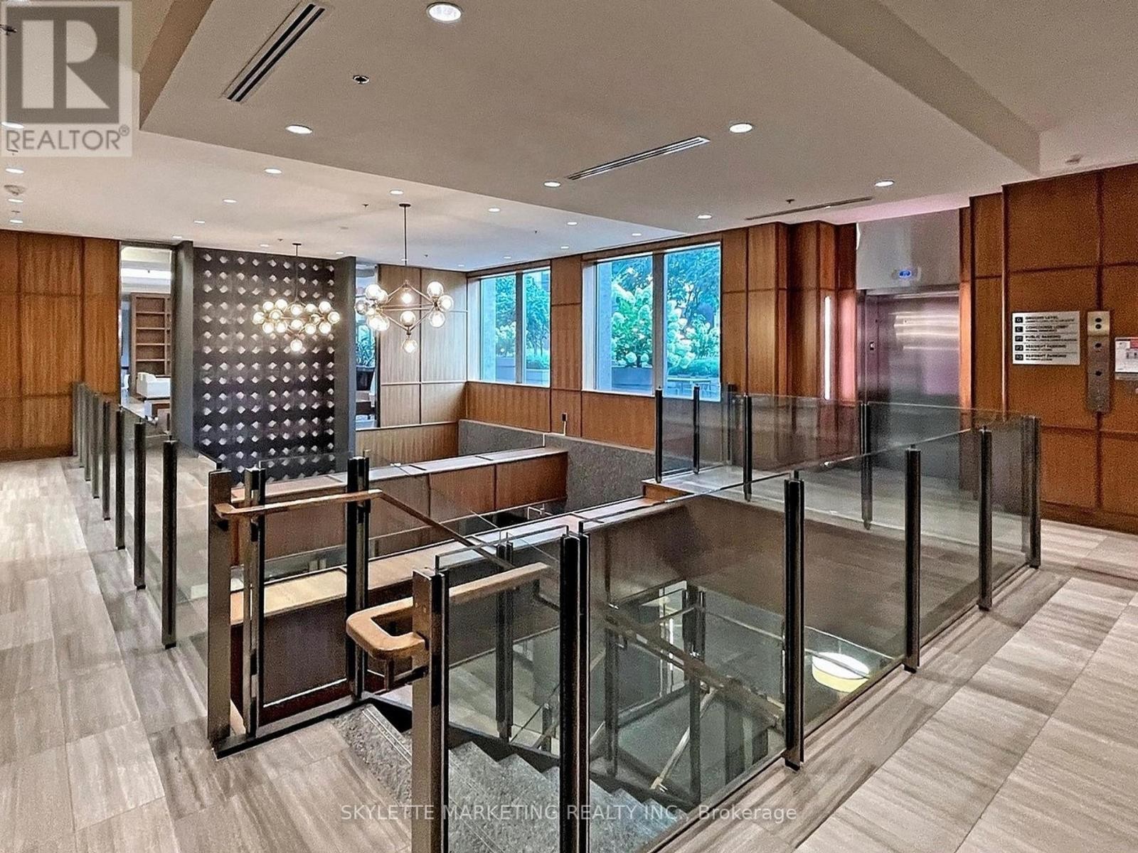 












1128 - 111 ST CLAIR AVENUE W

,
Toronto (Yonge-St. Clair),




Ontario
M4V1N5

