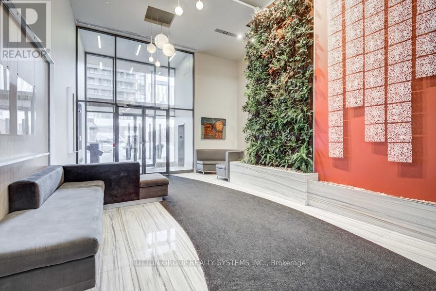 












735 - 111 ELIZABETH STREET

,
Toronto (Bay Street Corridor),




Ontario
M5G1P7

