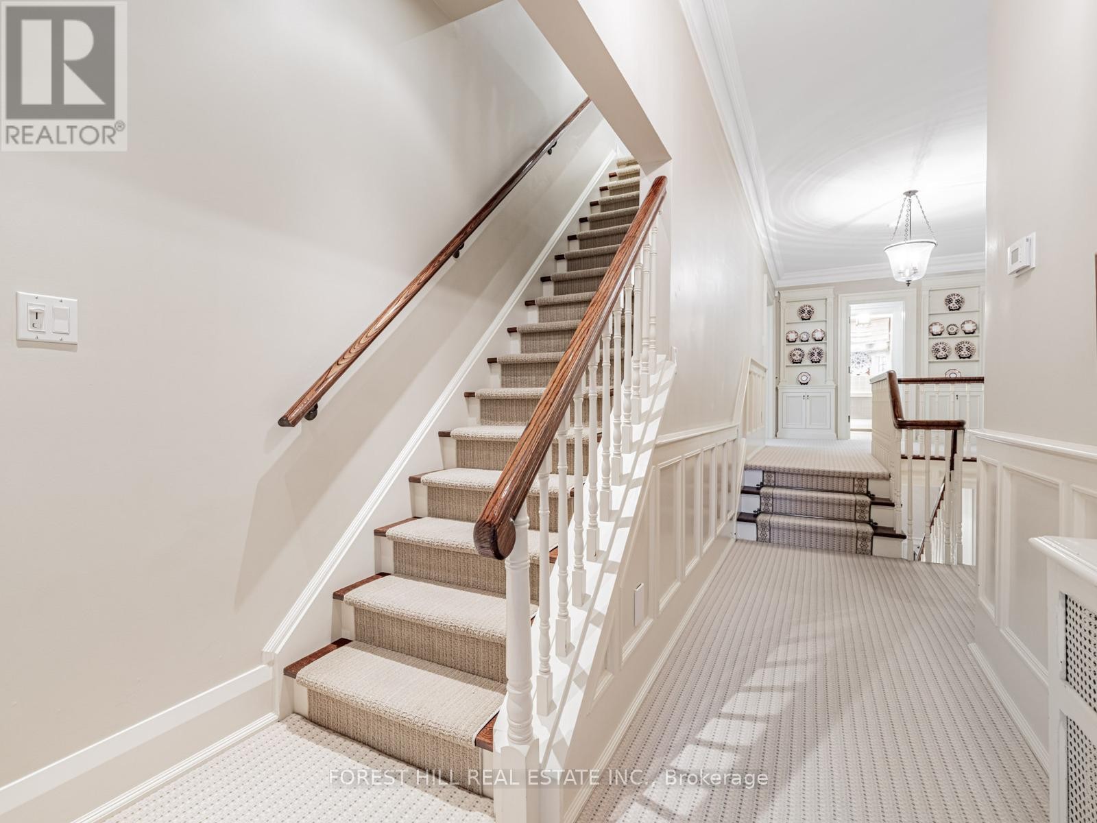 












80 OLD FOREST HILL ROAD

,
Toronto (Forest Hill South),




Ontario
M5P2R5

