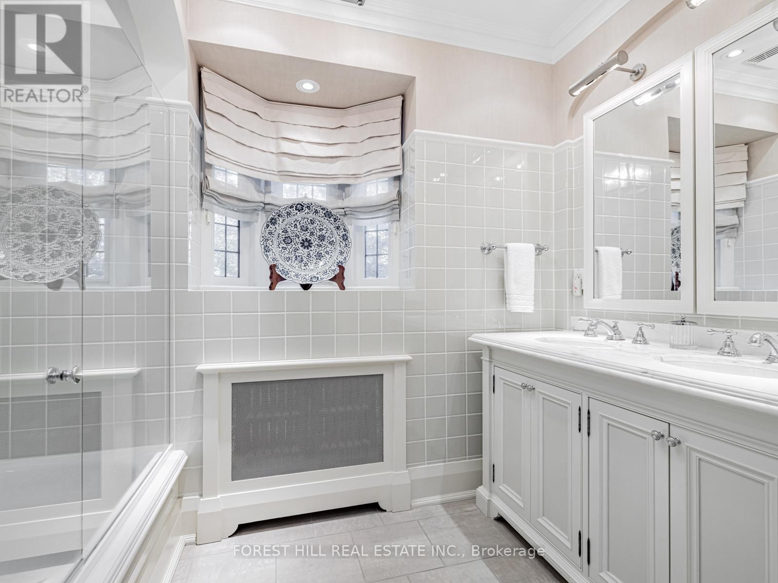 












80 OLD FOREST HILL ROAD

,
Toronto (Forest Hill South),




Ontario
M5P2R5

