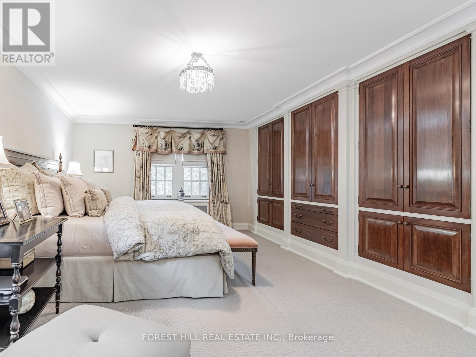 












80 OLD FOREST HILL ROAD

,
Toronto (Forest Hill South),




Ontario
M5P2R5

