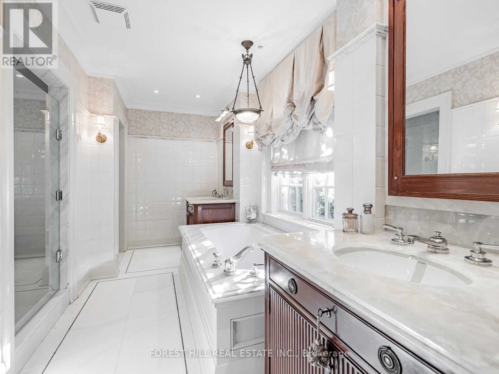 












80 OLD FOREST HILL ROAD

,
Toronto (Forest Hill South),




Ontario
M5P2R5

