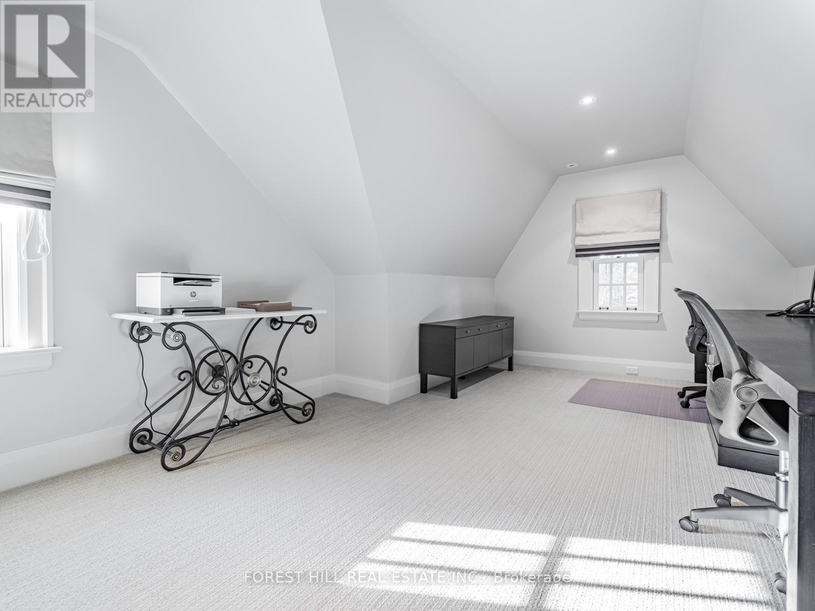 












80 OLD FOREST HILL ROAD

,
Toronto (Forest Hill South),




Ontario
M5P2R5

