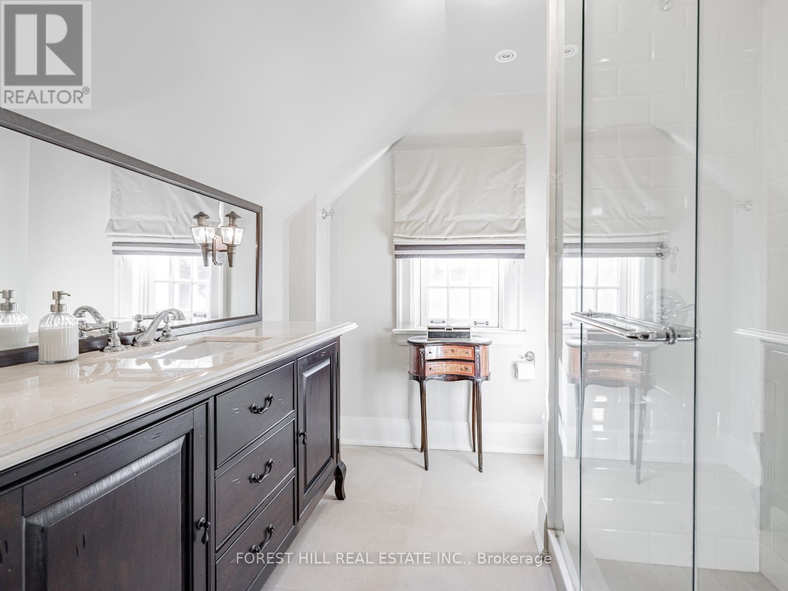 












80 OLD FOREST HILL ROAD

,
Toronto (Forest Hill South),




Ontario
M5P2R5

