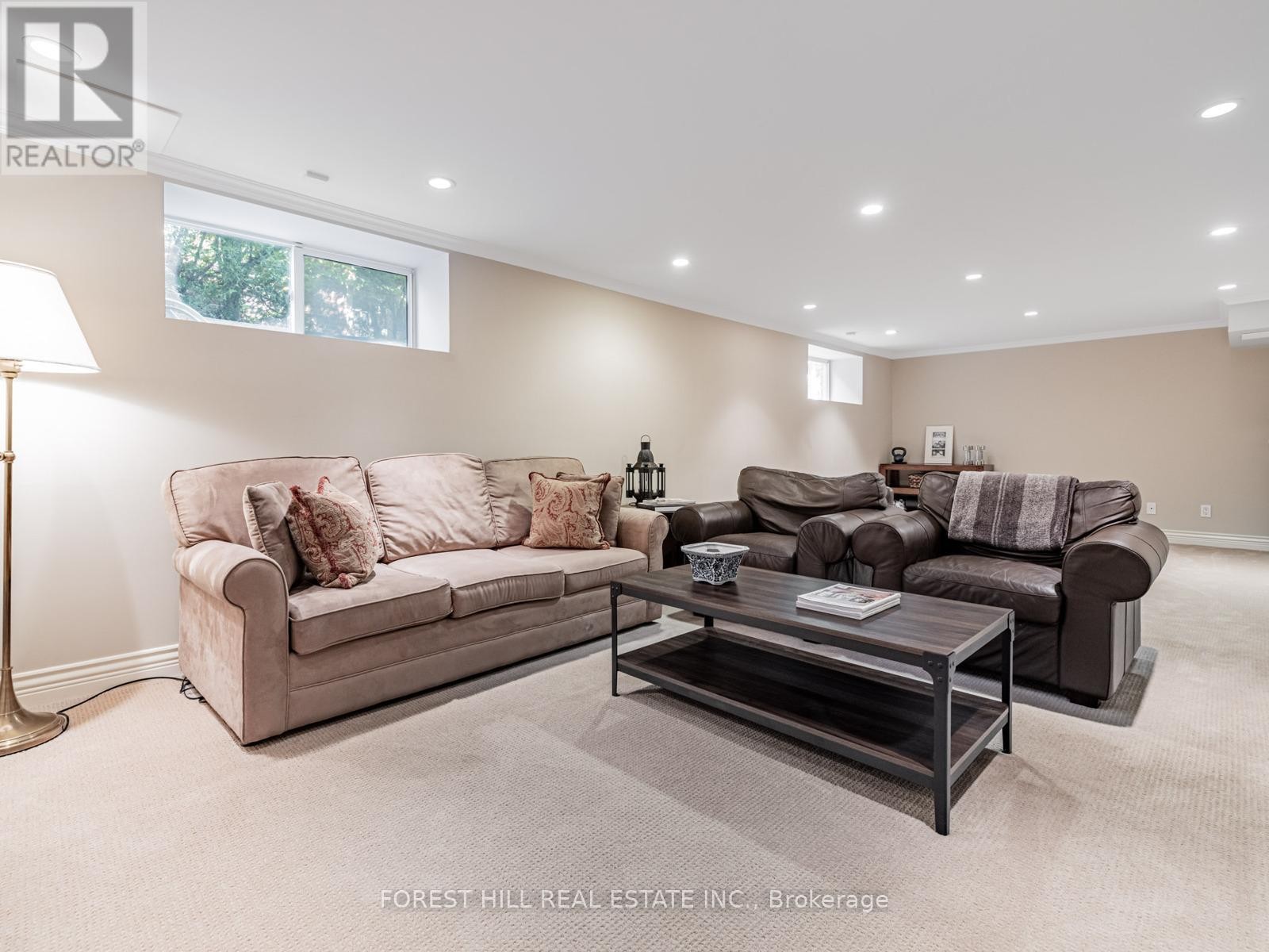 












80 OLD FOREST HILL ROAD

,
Toronto (Forest Hill South),




Ontario
M5P2R5

