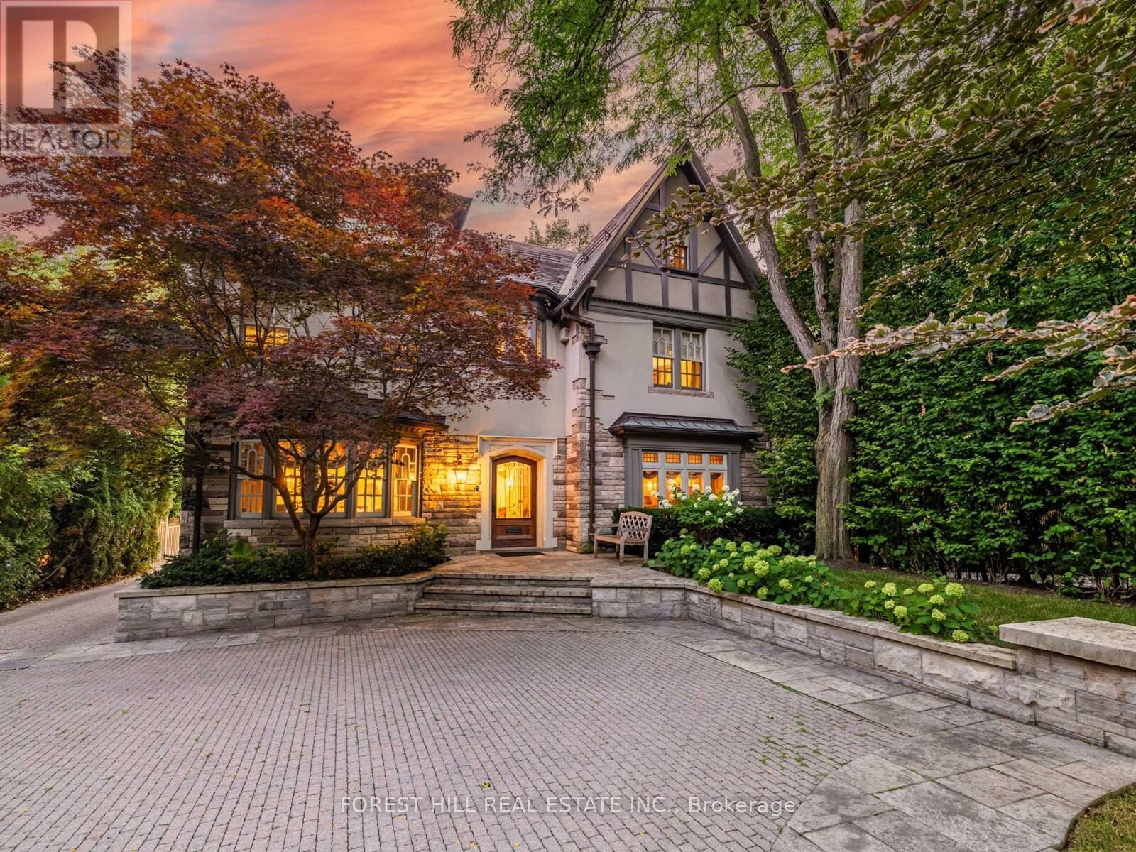 












80 OLD FOREST HILL ROAD

,
Toronto (Forest Hill South),




Ontario
M5P2R5

