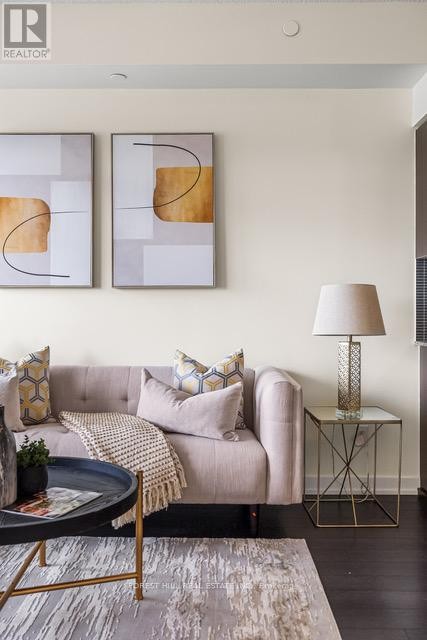 












319 - 1603 EGLINTON AVENUE W

,
Toronto (Oakwood Village),




Ontario
M6E0A1

