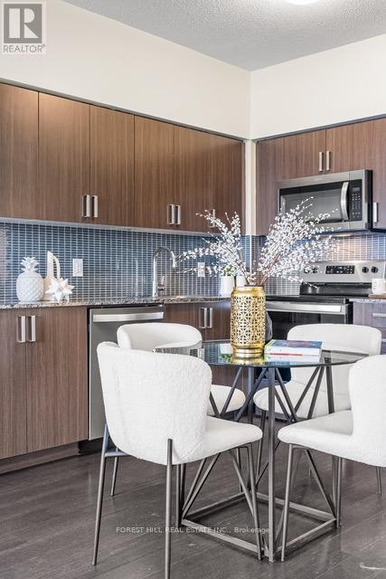 












319 - 1603 EGLINTON AVENUE W

,
Toronto (Oakwood Village),




Ontario
M6E0A1

