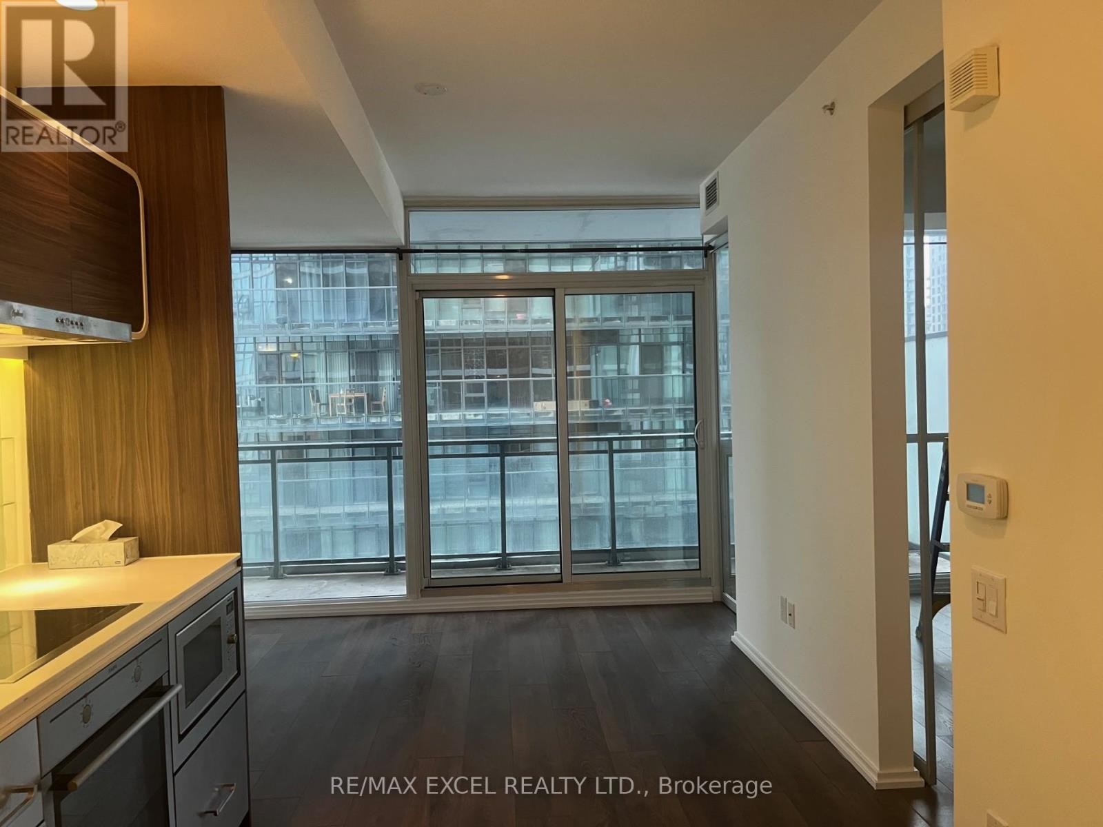 












1805 - 45 CHARLES STREET E

,
Toronto (Church-Yonge Corridor),




Ontario
M4Y0B8

