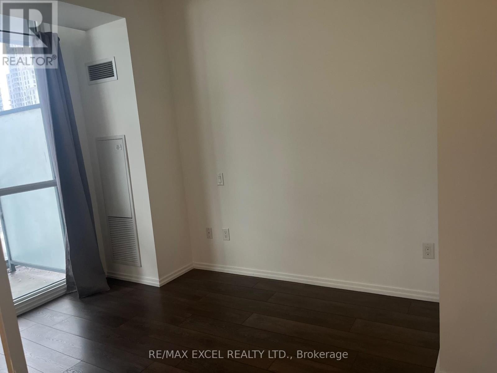 












1805 - 45 CHARLES STREET E

,
Toronto (Church-Yonge Corridor),




Ontario
M4Y0B8

