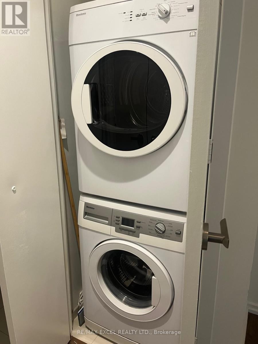 












1805 - 45 CHARLES STREET E

,
Toronto (Church-Yonge Corridor),




Ontario
M4Y0B8

