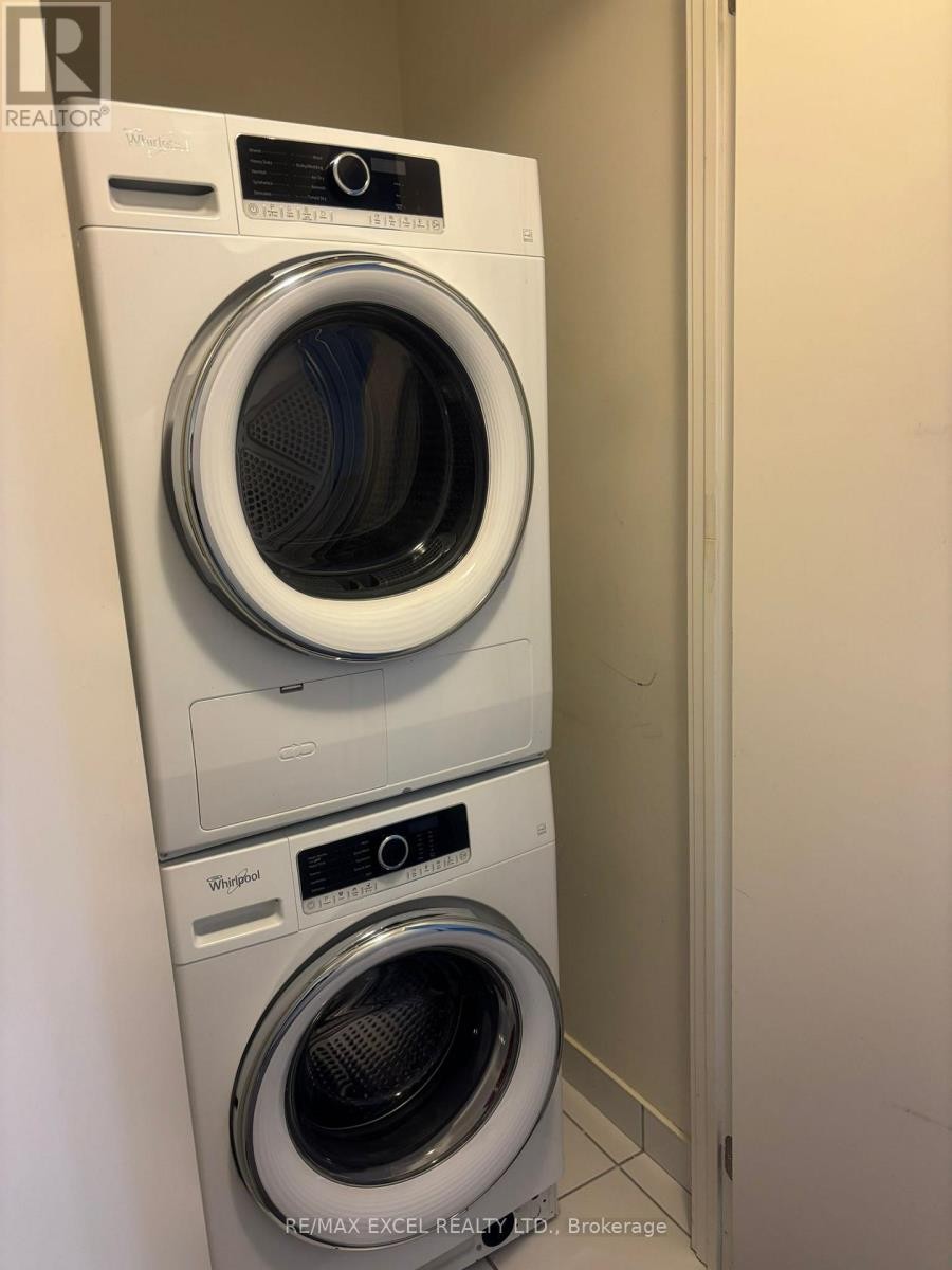 












525 - 5 HANNA AVENUE

,
Toronto (Niagara),




Ontario
M6K1X6

