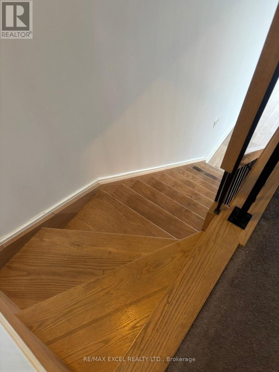 












525 - 5 HANNA AVENUE

,
Toronto (Niagara),




Ontario
M6K1X6

