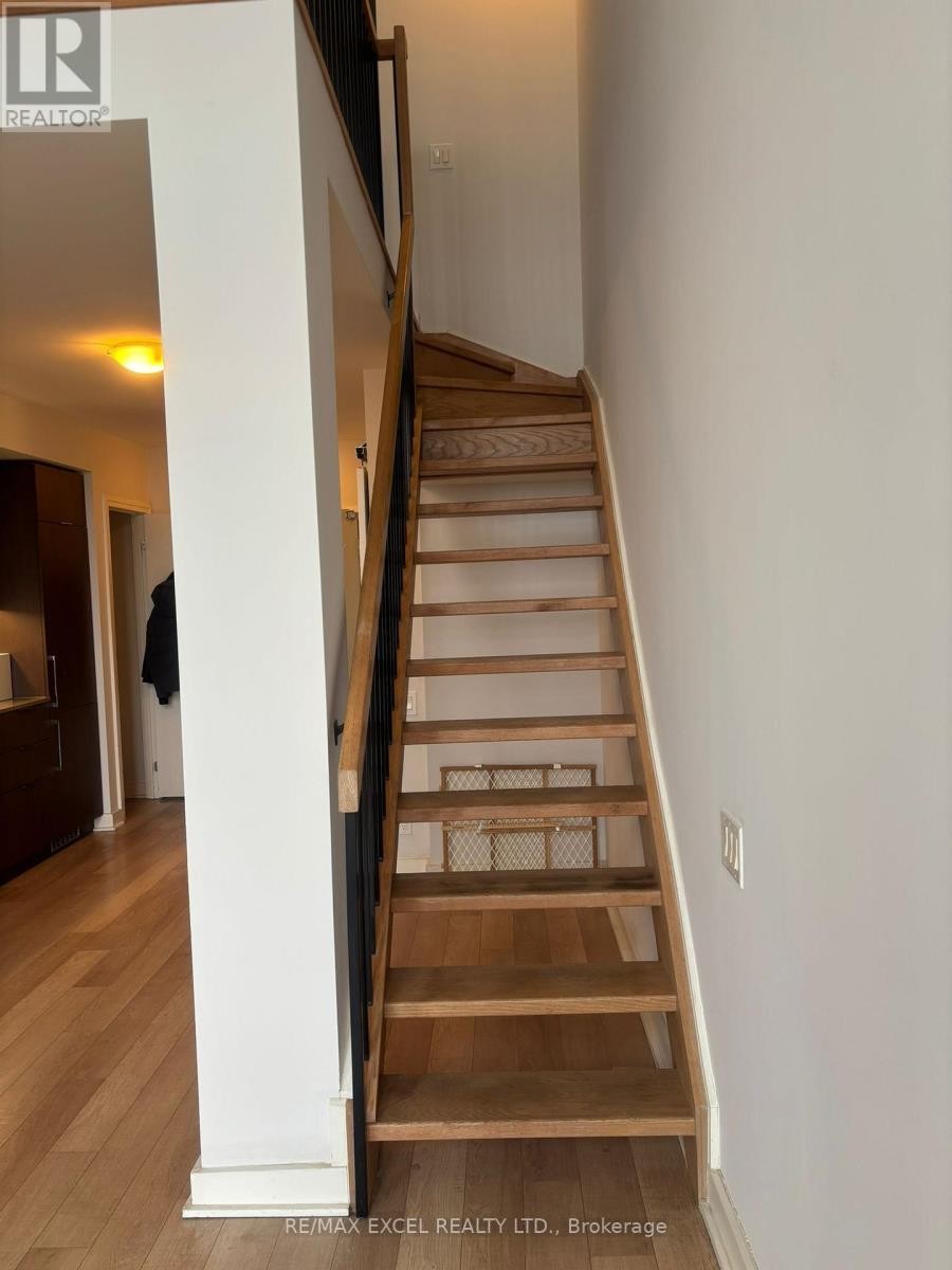 












525 - 5 HANNA AVENUE

,
Toronto (Niagara),




Ontario
M6K1X6

