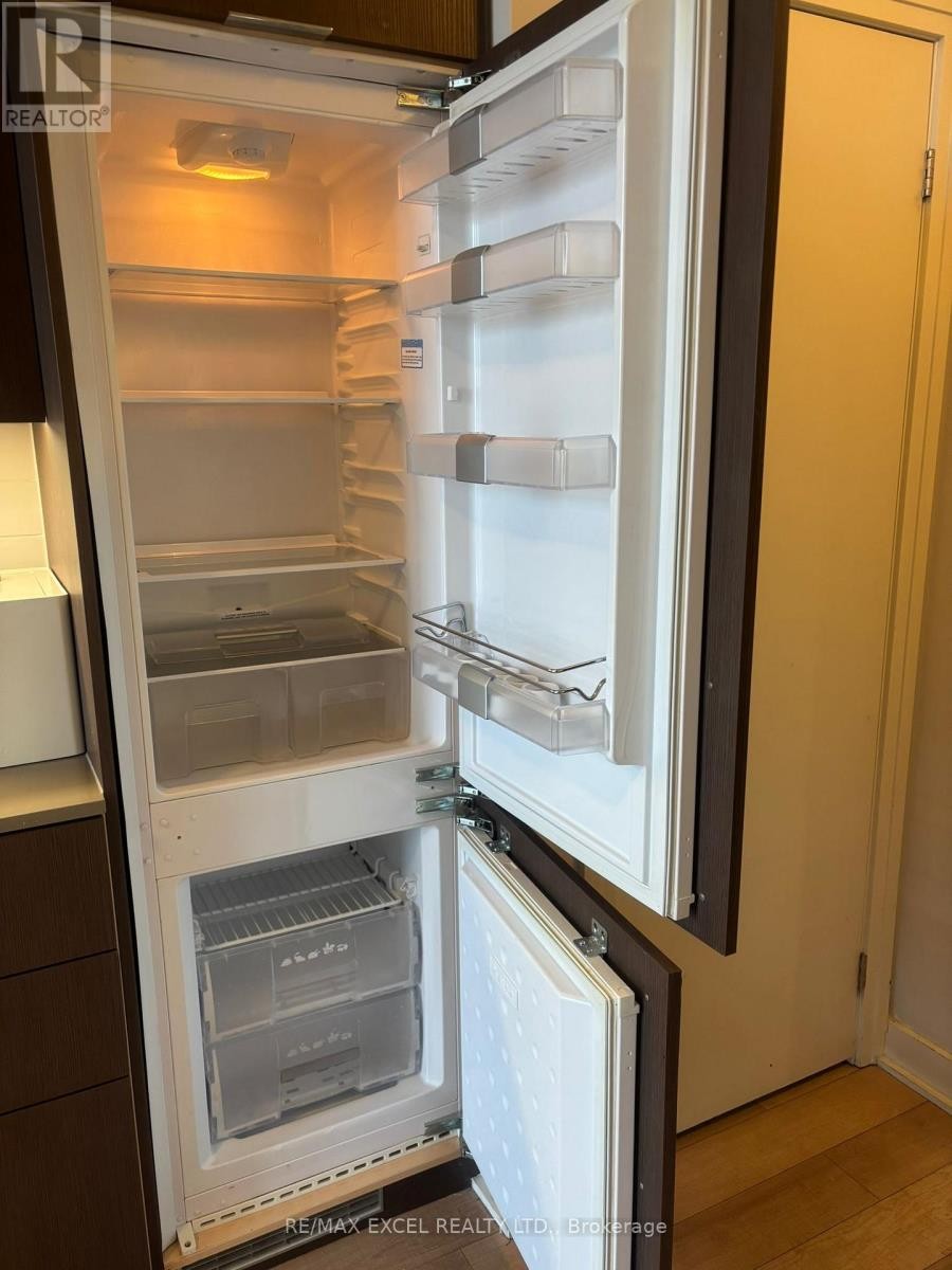 












525 - 5 HANNA AVENUE

,
Toronto (Niagara),




Ontario
M6K1X6

