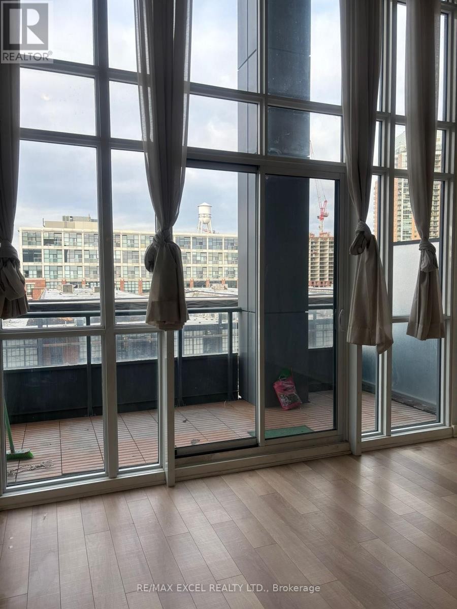 












525 - 5 HANNA AVENUE

,
Toronto (Niagara),




Ontario
M6K1X6

