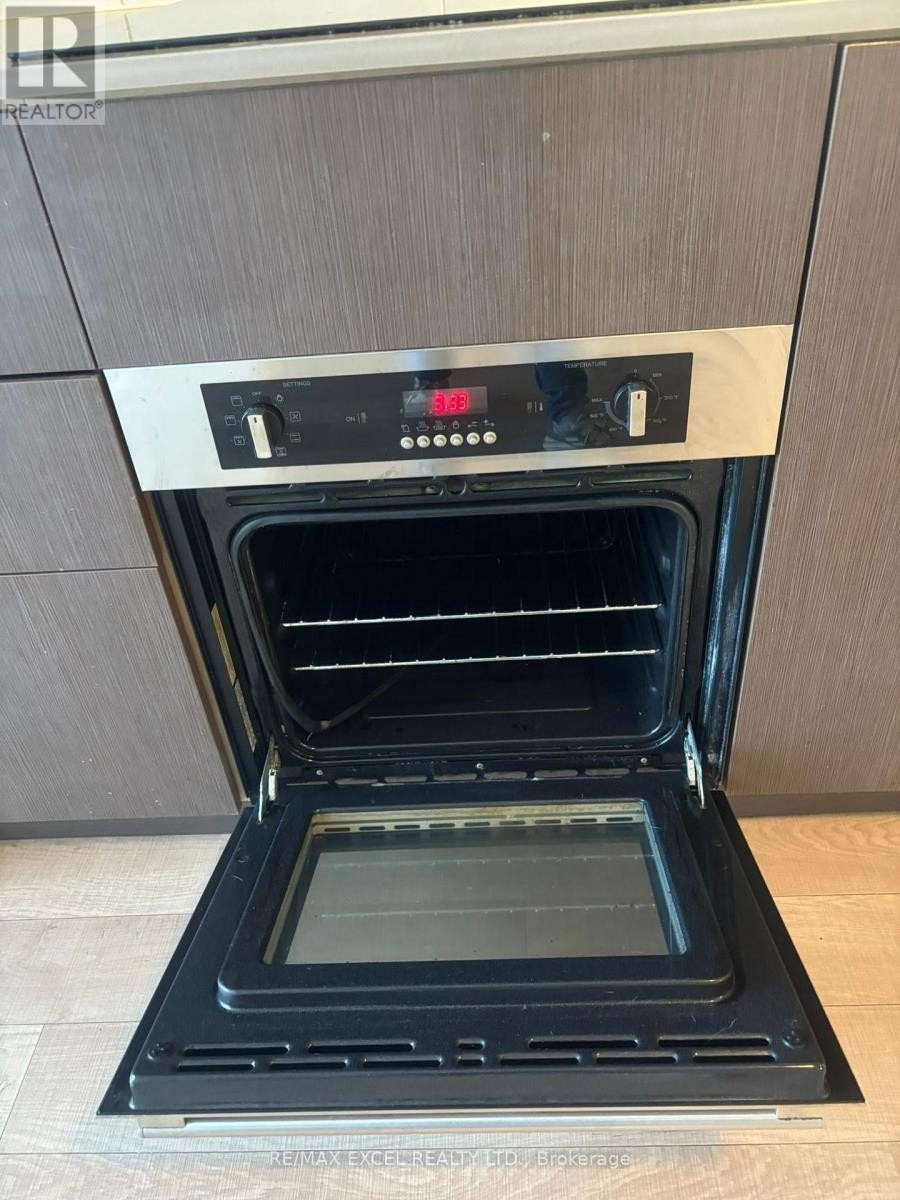 












525 - 5 HANNA AVENUE

,
Toronto (Niagara),




Ontario
M6K1X6

