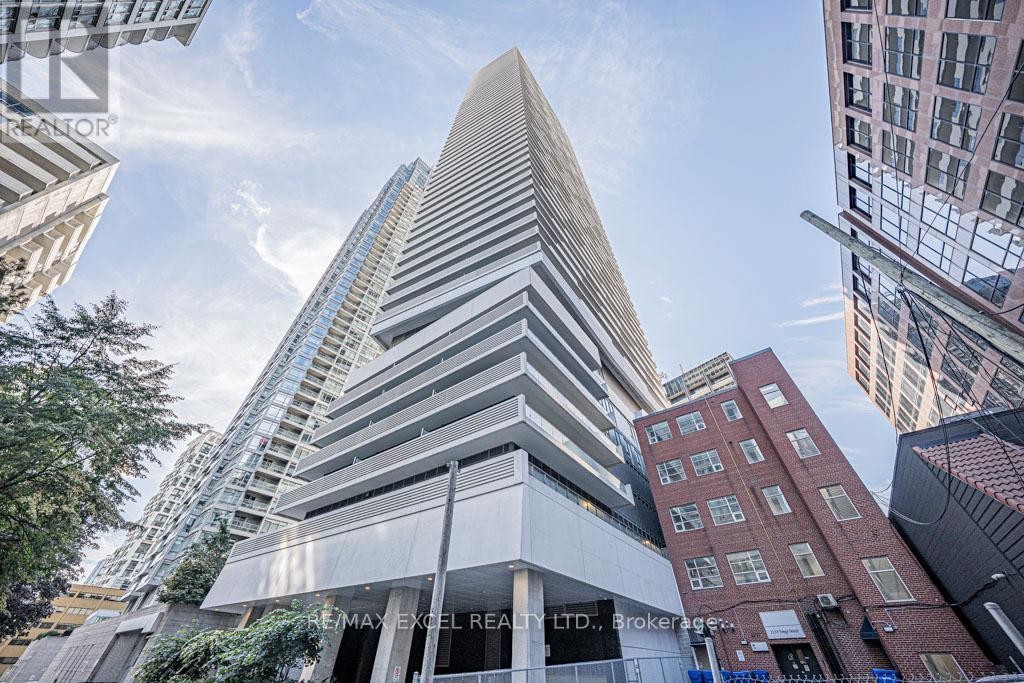 












1302 - 2221 YONGE STREET

,
Toronto (Mount Pleasant West),




Ontario
M4S0B8

