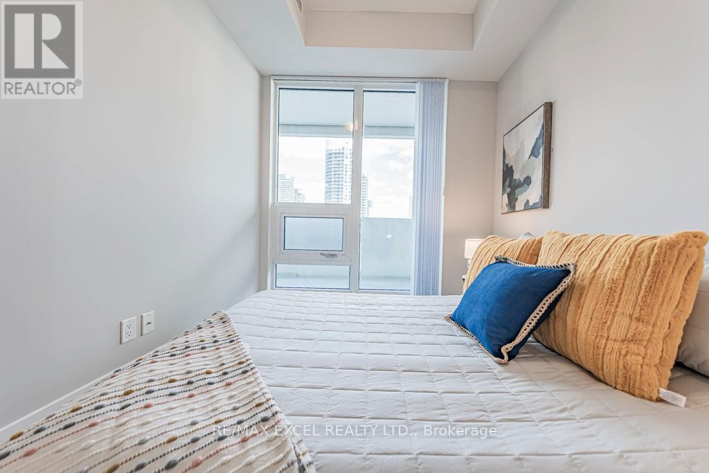 












1302 - 2221 YONGE STREET

,
Toronto (Mount Pleasant West),




Ontario
M4S0B8

