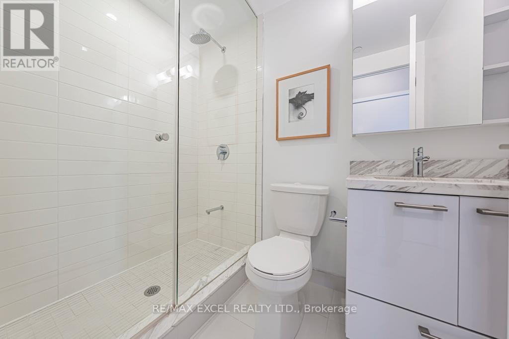 












1302 - 2221 YONGE STREET

,
Toronto (Mount Pleasant West),




Ontario
M4S0B8

