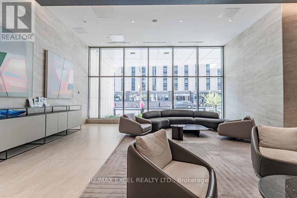 












1302 - 2221 YONGE STREET

,
Toronto (Mount Pleasant West),




Ontario
M4S0B8

