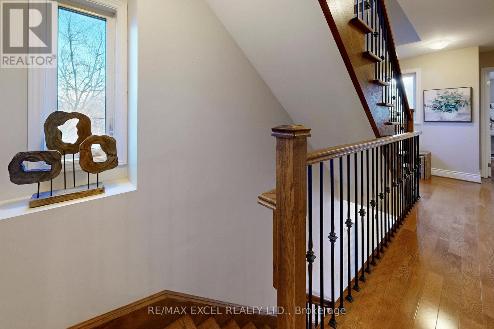 












90 FAIRLEIGH CRESCENT

,
Toronto (Forest Hill North),




Ontario
M6C3R9

