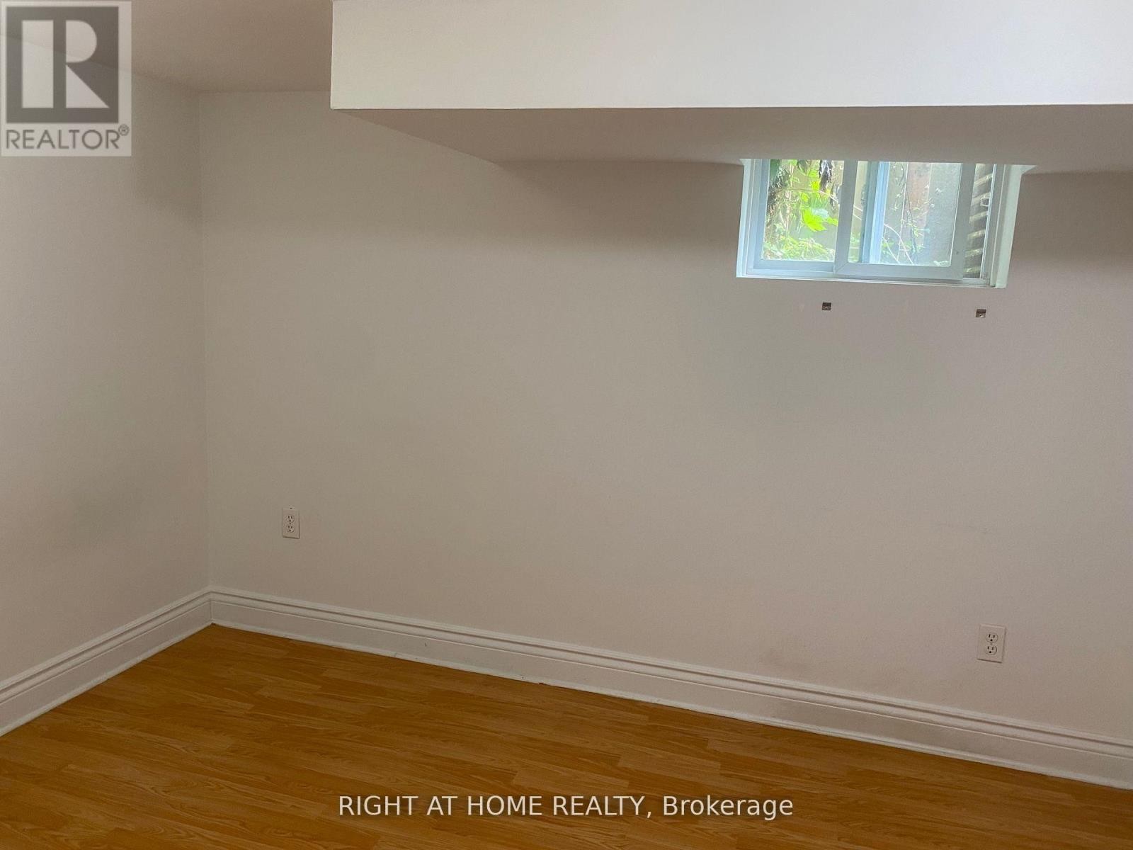 












36 NEWTON DRIVE

,
Toronto (Newtonbrook East),




Ontario
M2M2M7

