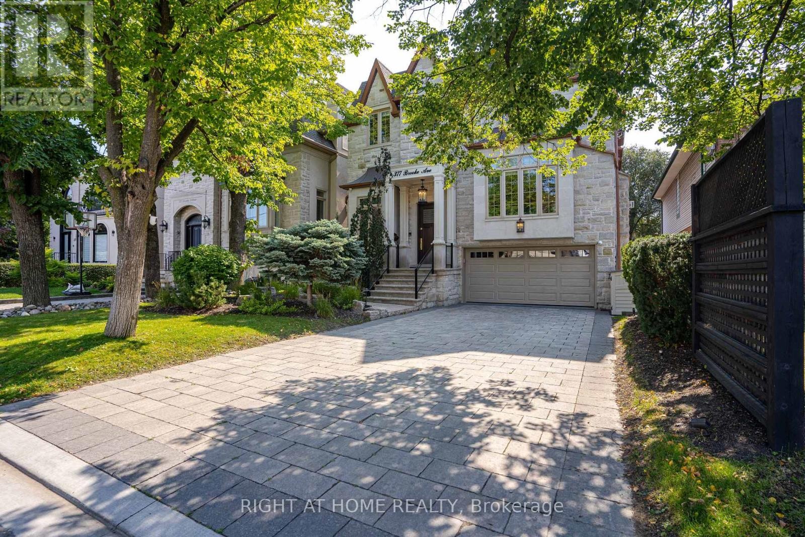 












377 BROOKE AVENUE

,
Toronto (Bedford Park-Nortown),




Ontario
M5M2L5

