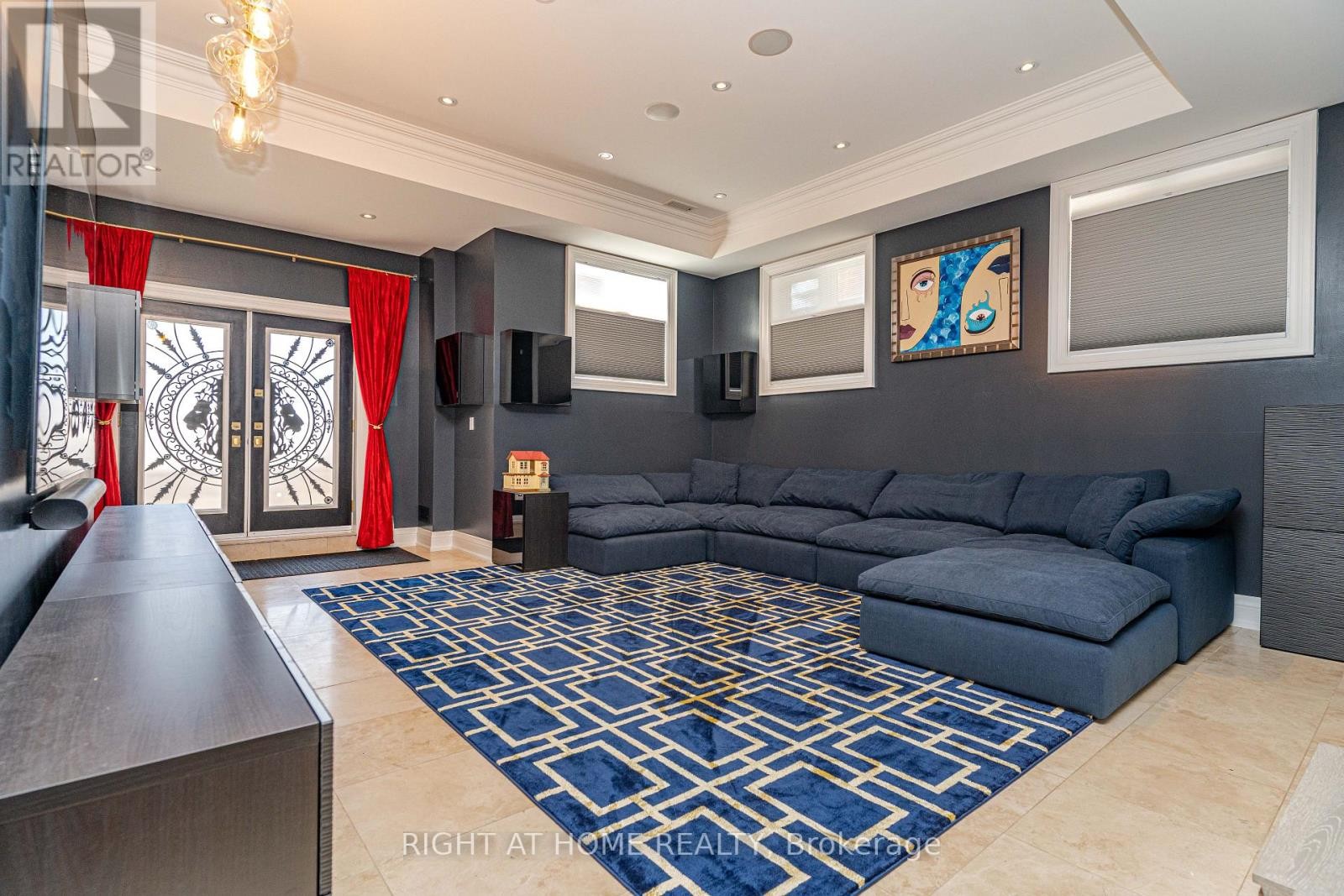 












377 BROOKE AVENUE

,
Toronto (Bedford Park-Nortown),




Ontario
M5M2L5

