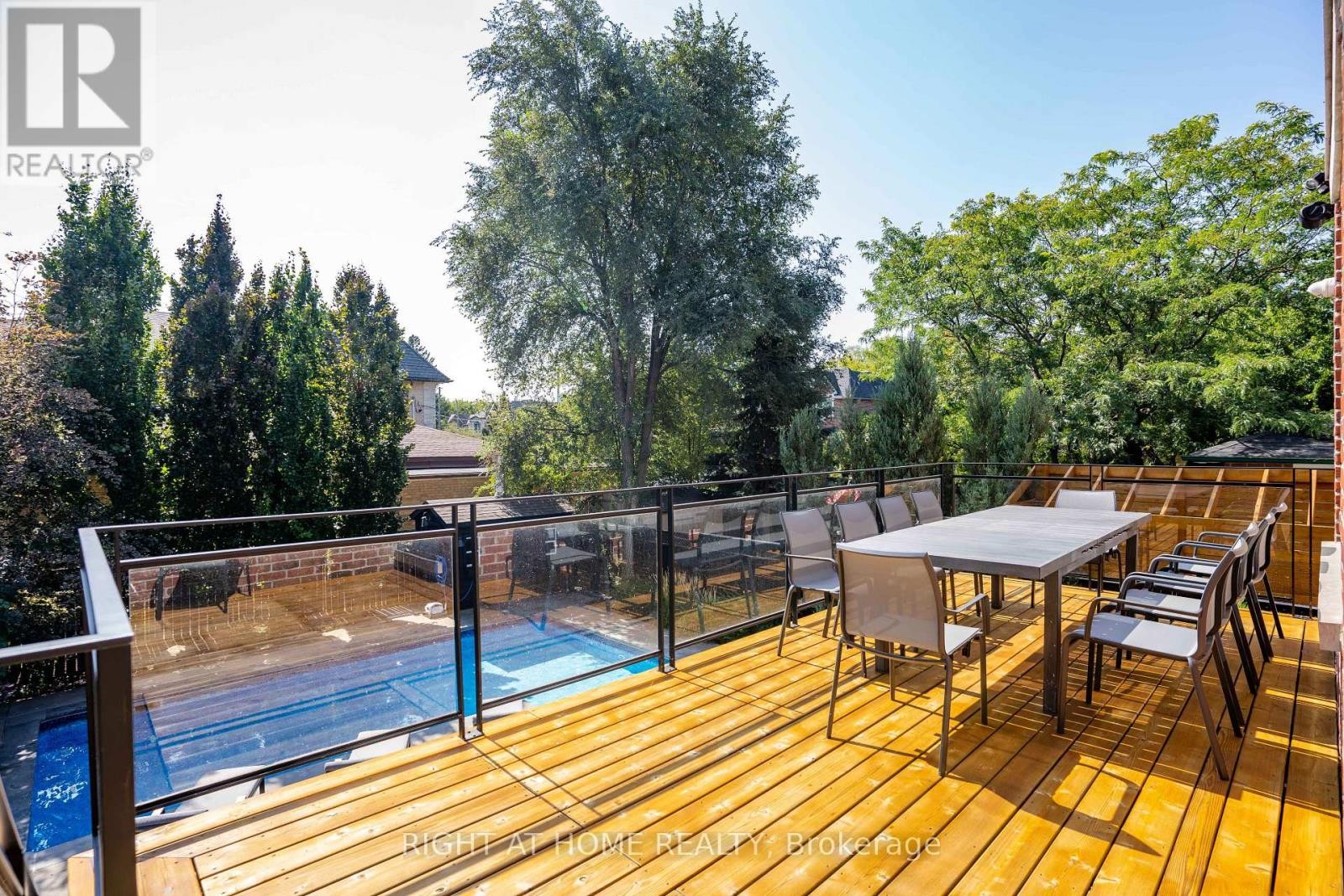 












377 BROOKE AVENUE

,
Toronto (Bedford Park-Nortown),




Ontario
M5M2L5

