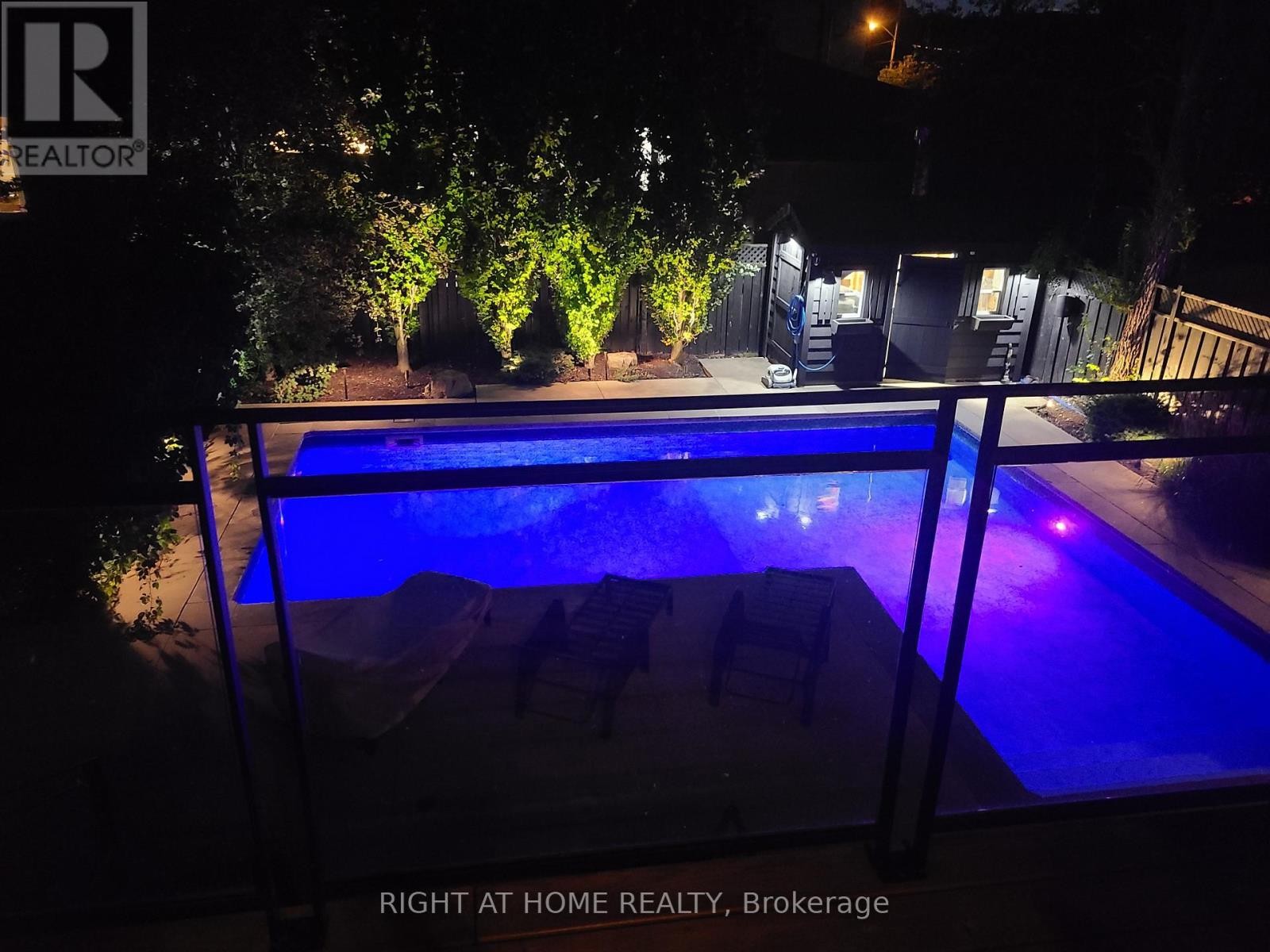 












377 BROOKE AVENUE

,
Toronto (Bedford Park-Nortown),




Ontario
M5M2L5

