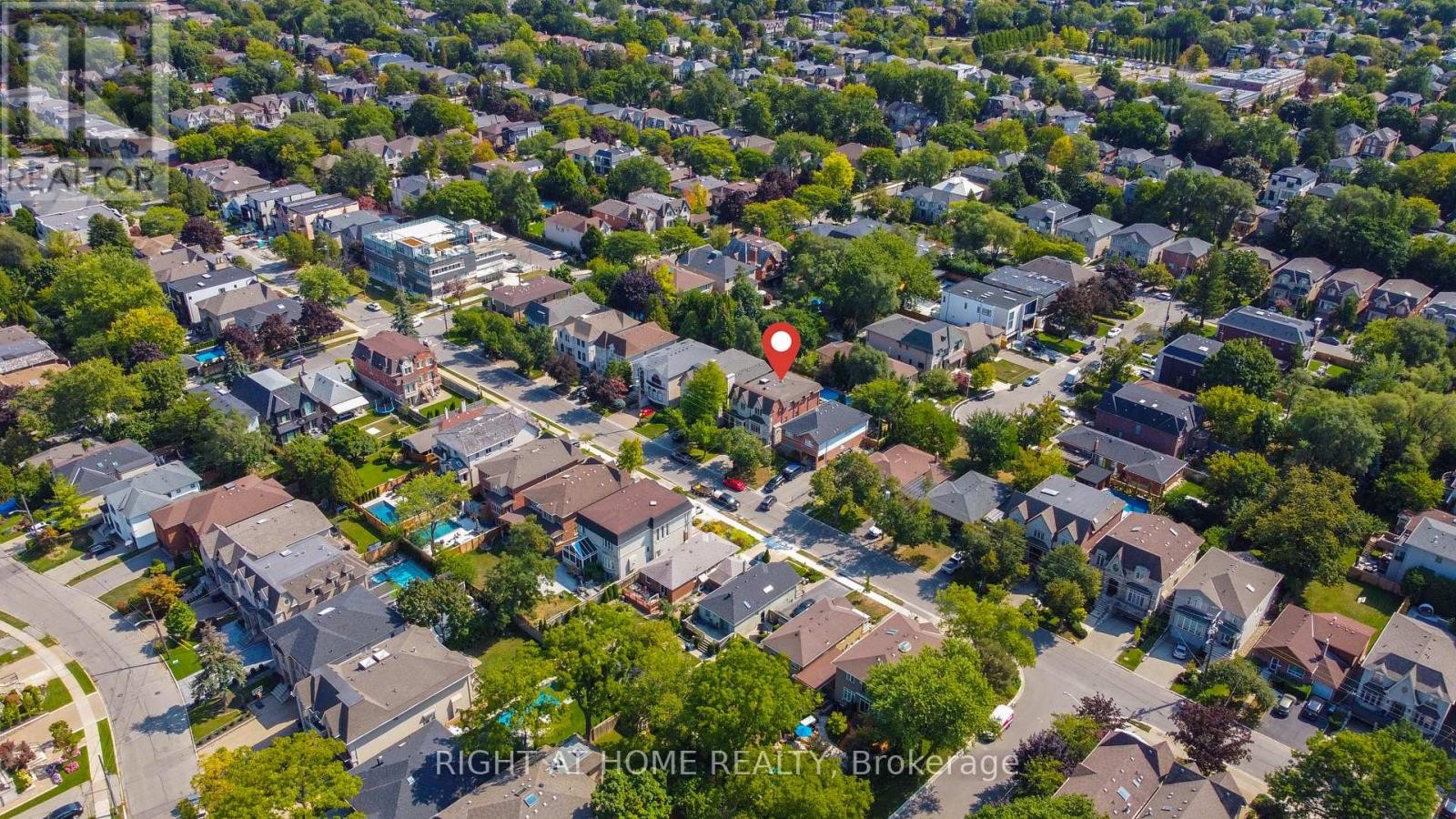 












377 BROOKE AVENUE

,
Toronto (Bedford Park-Nortown),




Ontario
M5M2L5

